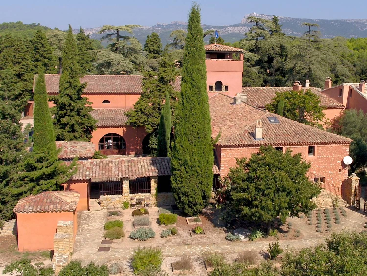 Top 10 châteaux viticoles en Provence à visiter cet été - 2026 - 20 - châteaux viticoles provence châteaux viticoles provence - Top 10 châteaux viticoles en Provence à visiter cet été - 2026 - 19