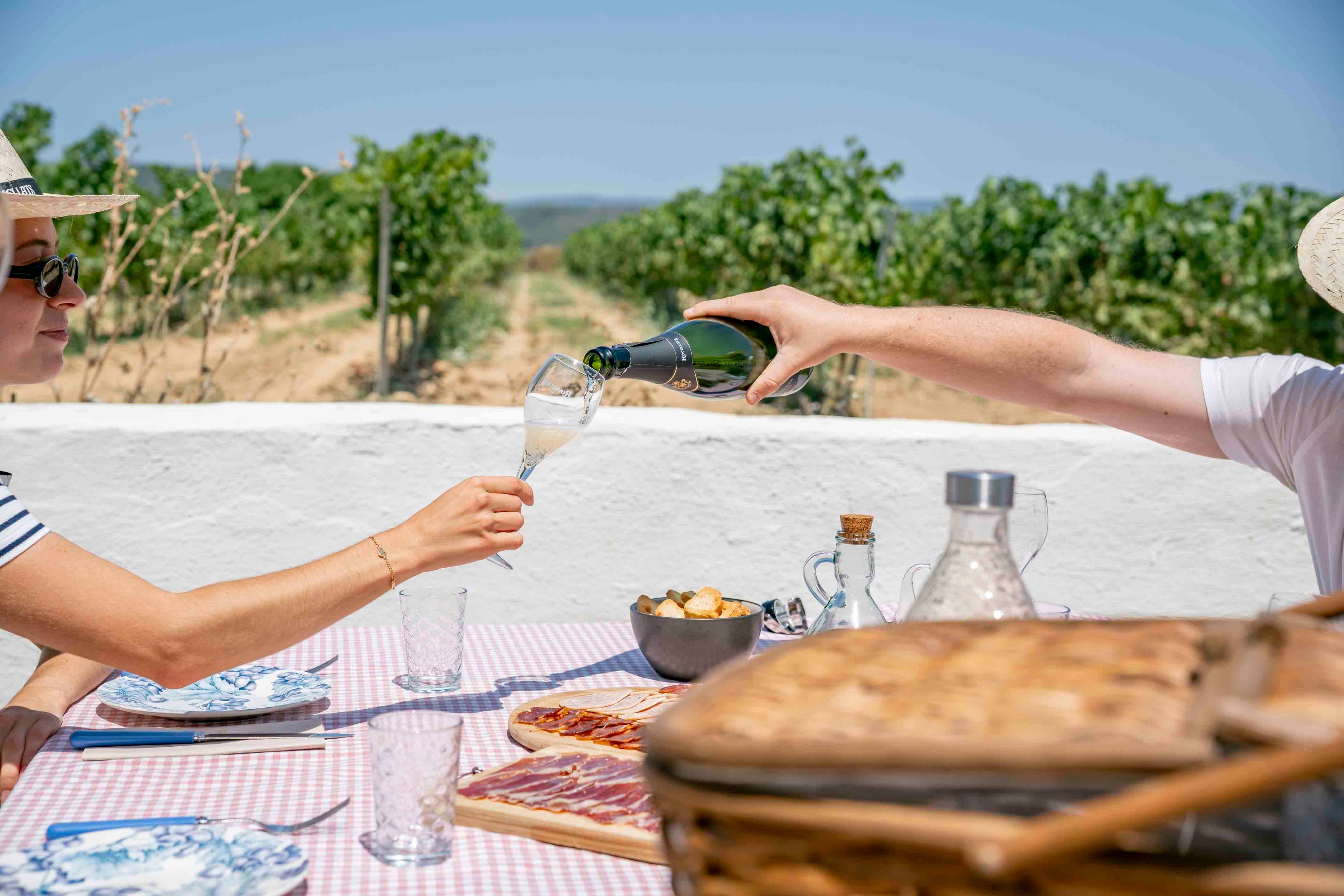 Brunch no jardim ou nas vinhas com visita e degustação - Cava Rovellats - Winalist