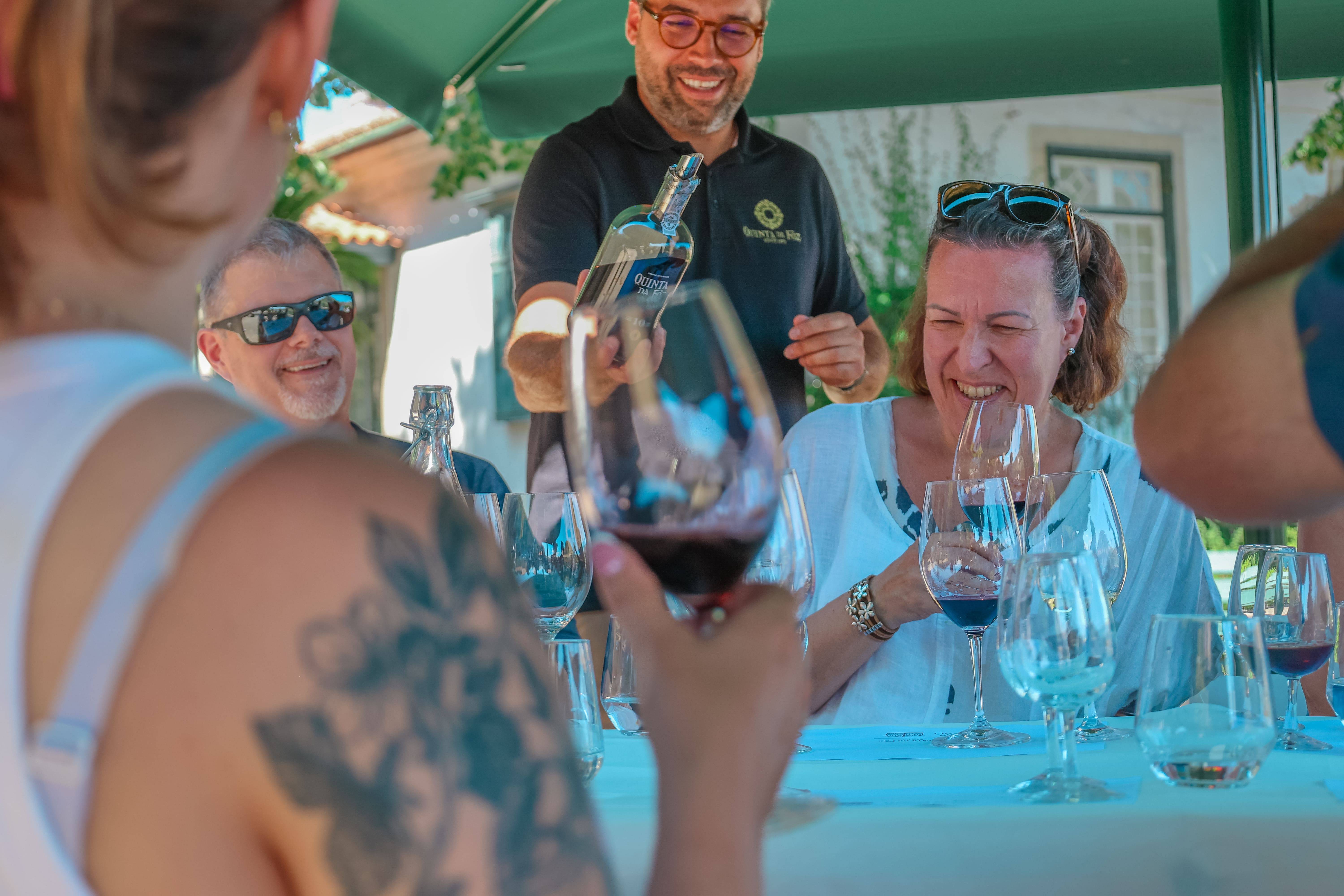Tour em Grupo Pequeno pelo Vale do Douro com Recolha no Hotel - Living Tours  Gray Line - Winalist