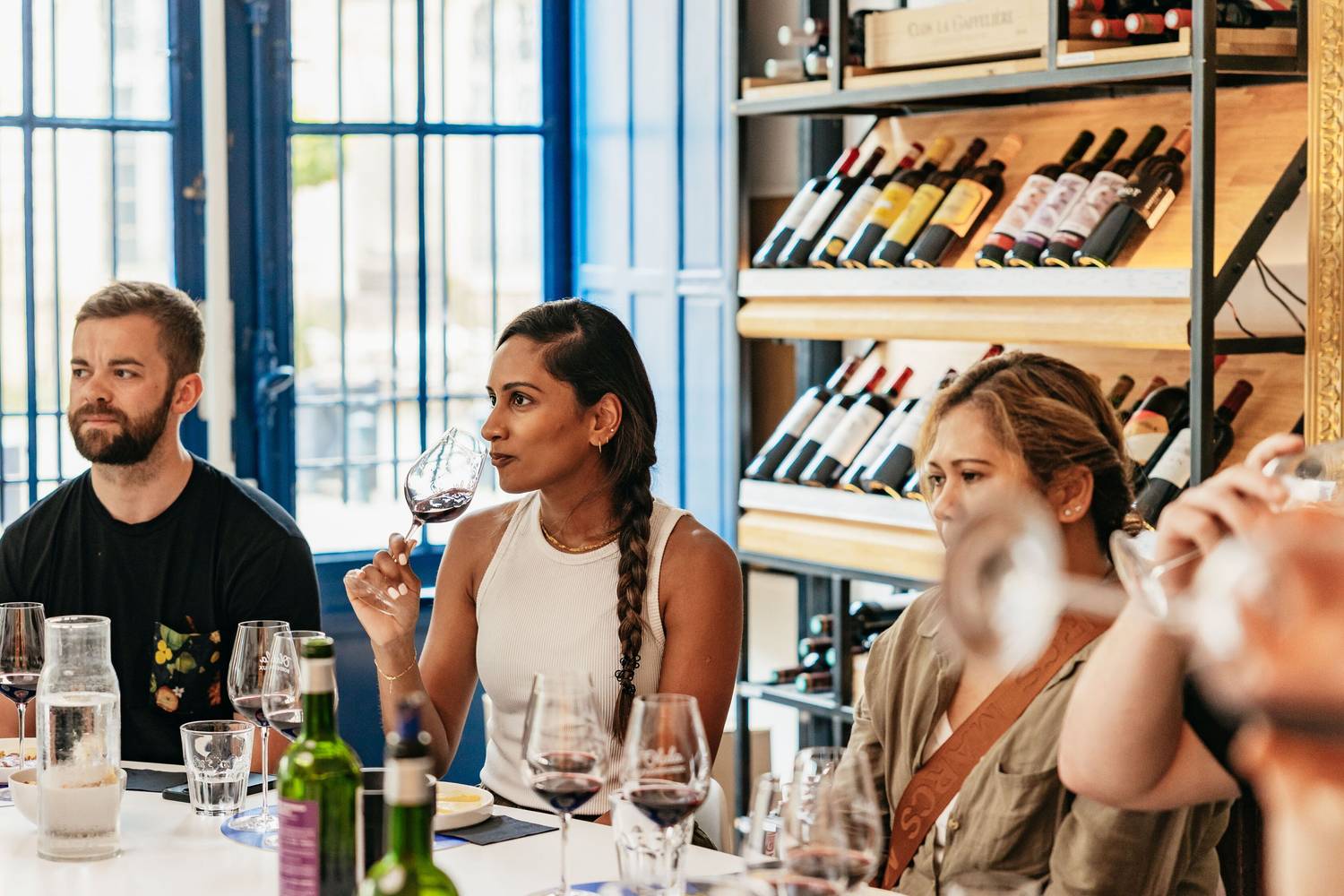 Top 5 des meilleurs bars à vin de Bordeaux - 2026 - 7 - bars à vin de Bordeaux,bars à vin bordeaux bars à vin de Bordeaux,bars à vin bordeaux - Top 5 des meilleurs bars à vin de Bordeaux - 2026 - 6