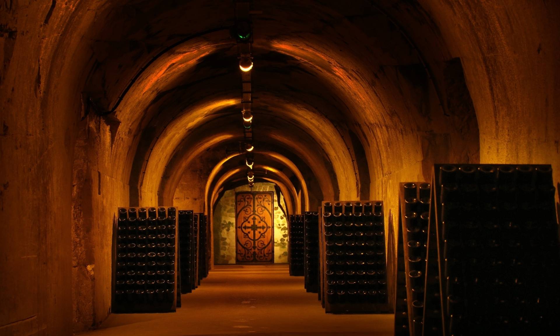 Champagne Taittinger Tour Cellar visit Tasting in Reims