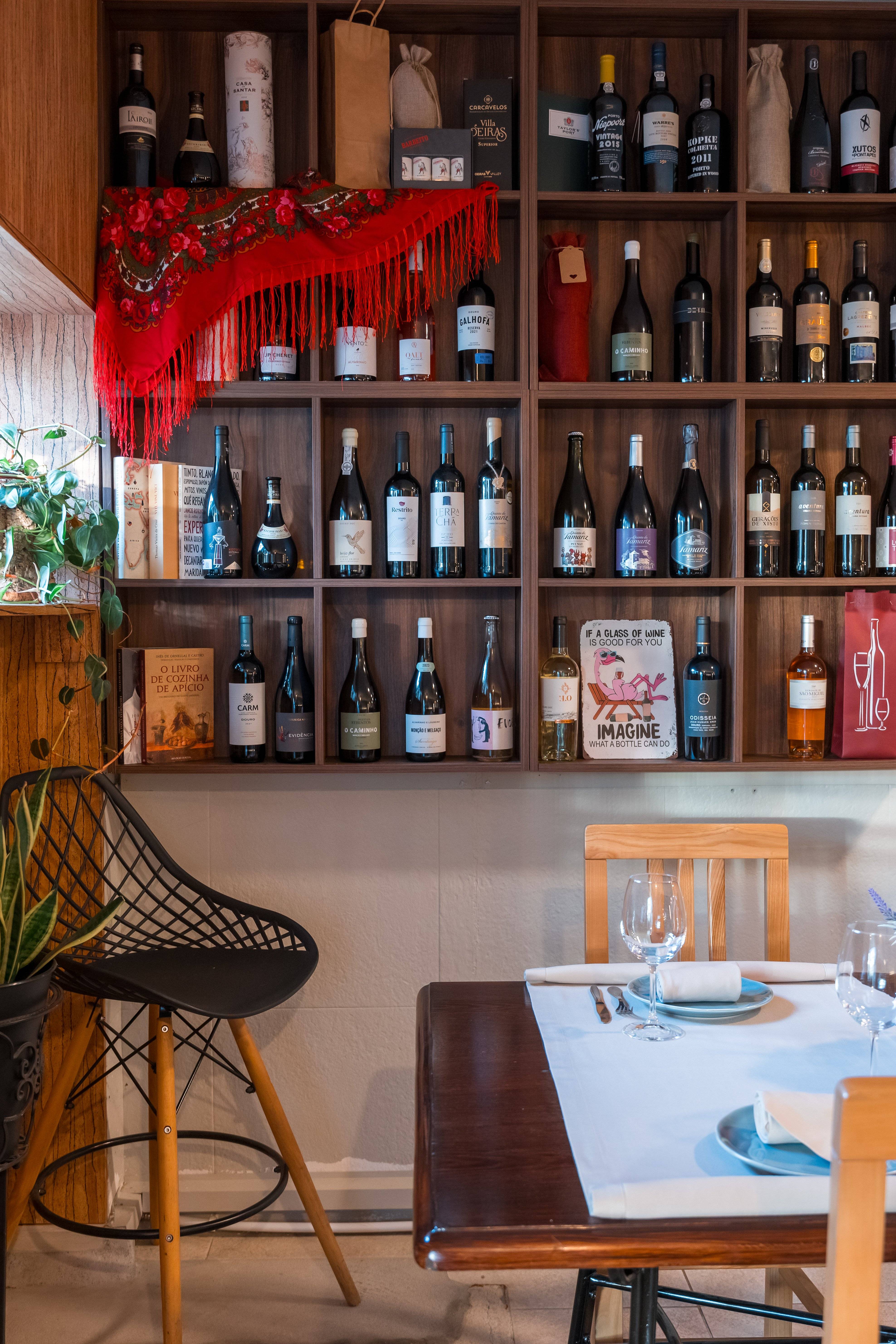 Degustazione di vini con stuzzichini mediterranei - Trapeza Vinoteca & Gastrobar - Winalist