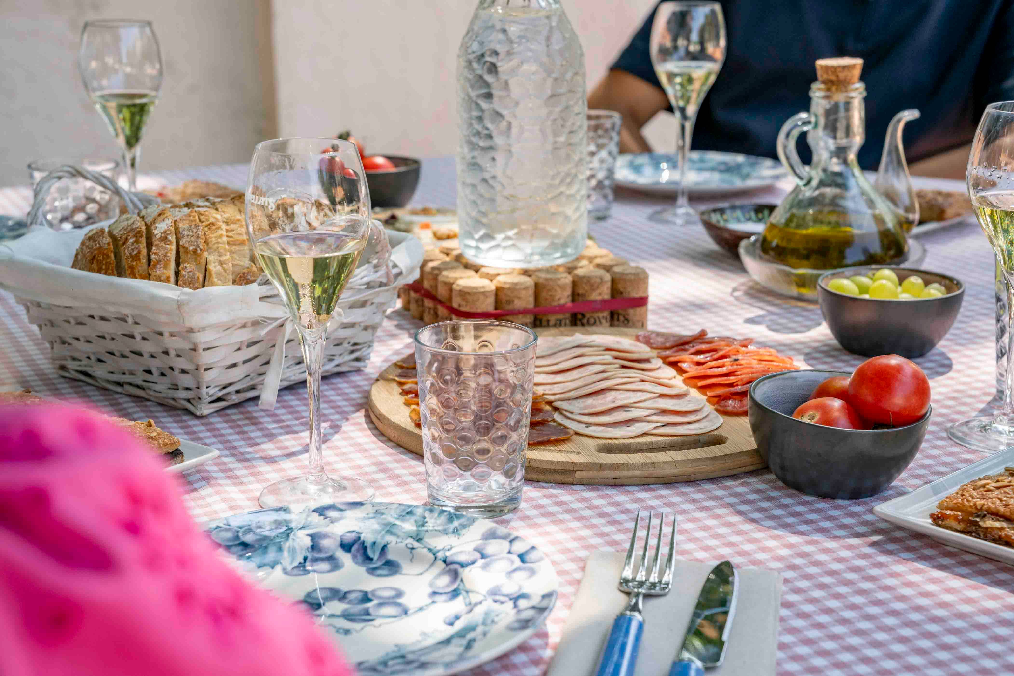 Brunch no jardim ou nas vinhas com visita e degustação - Cava Rovellats - Winalist