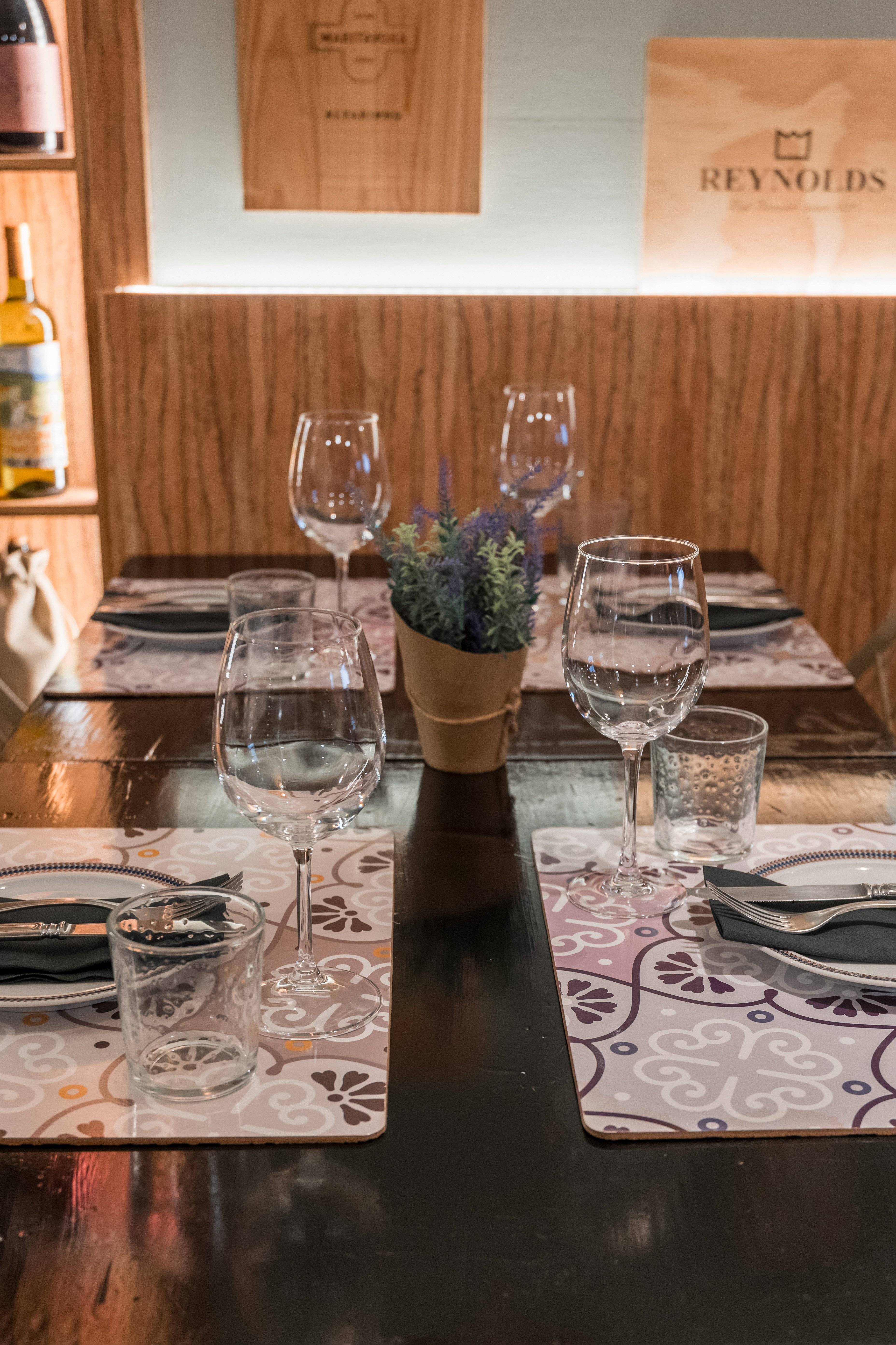 Degustazione di vini con stuzzichini mediterranei - Trapeza Vinoteca & Gastrobar - Winalist