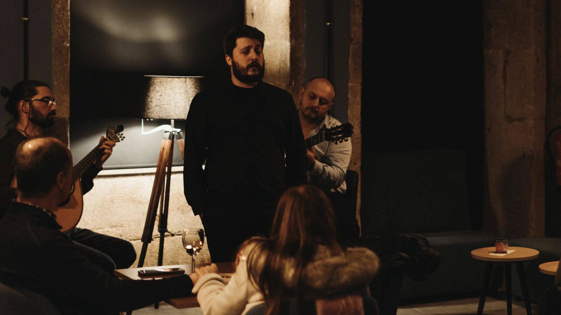 Tour del vino Porto con spettacolo di Fado