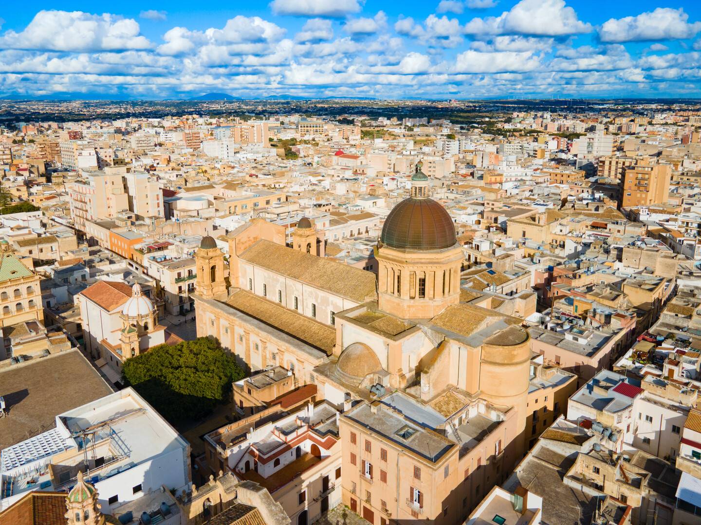 Ultimate Travel Guide: Visi...
