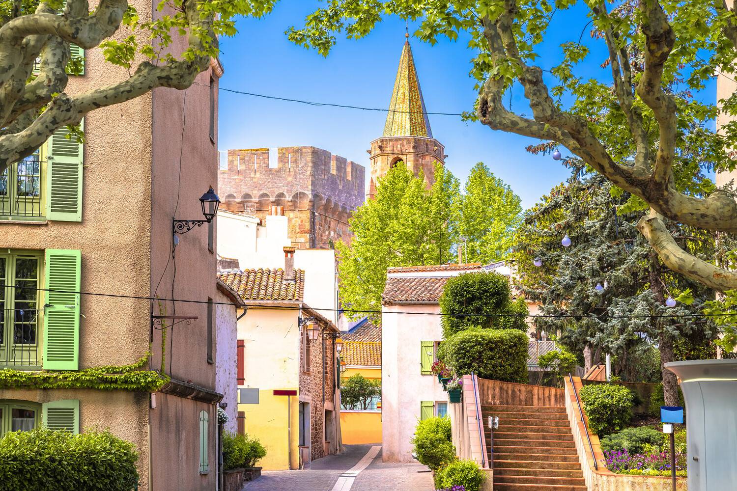 Visiter Fréjus : les incon...
