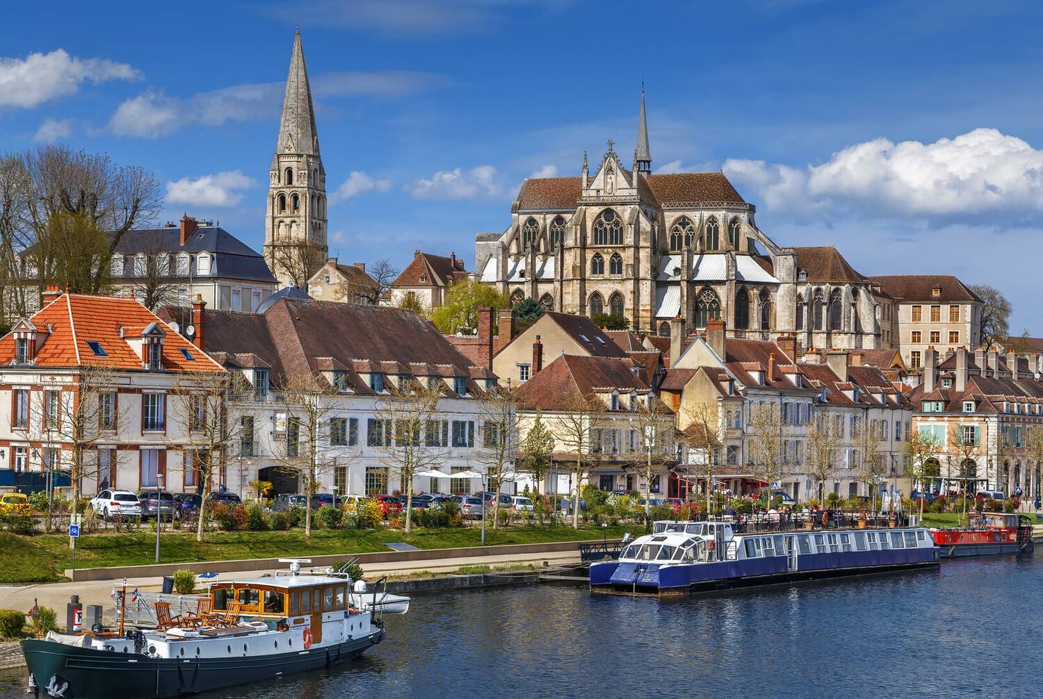 Visiter Auxerre : Guide pou...