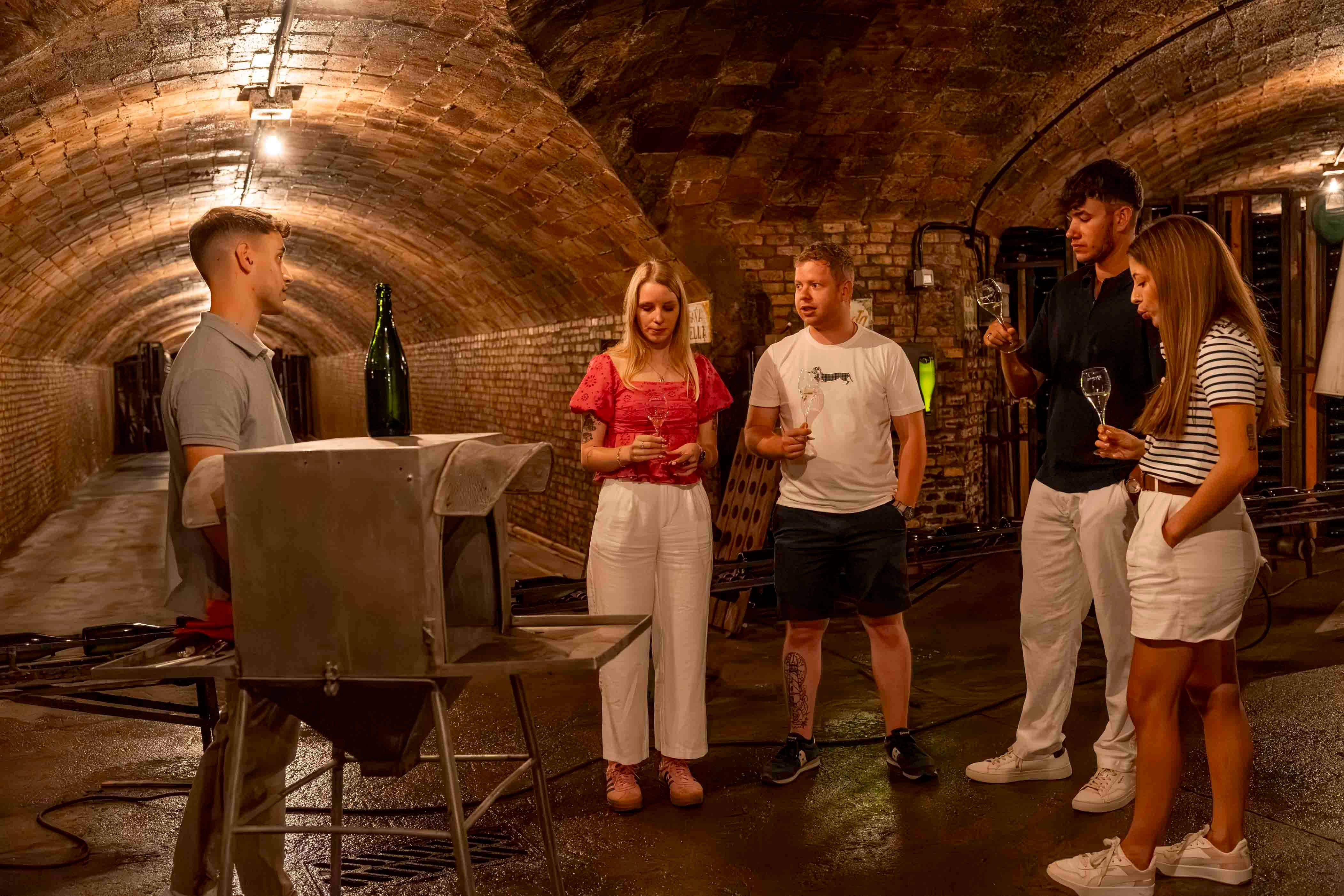 360-degree tour: from vine to glass