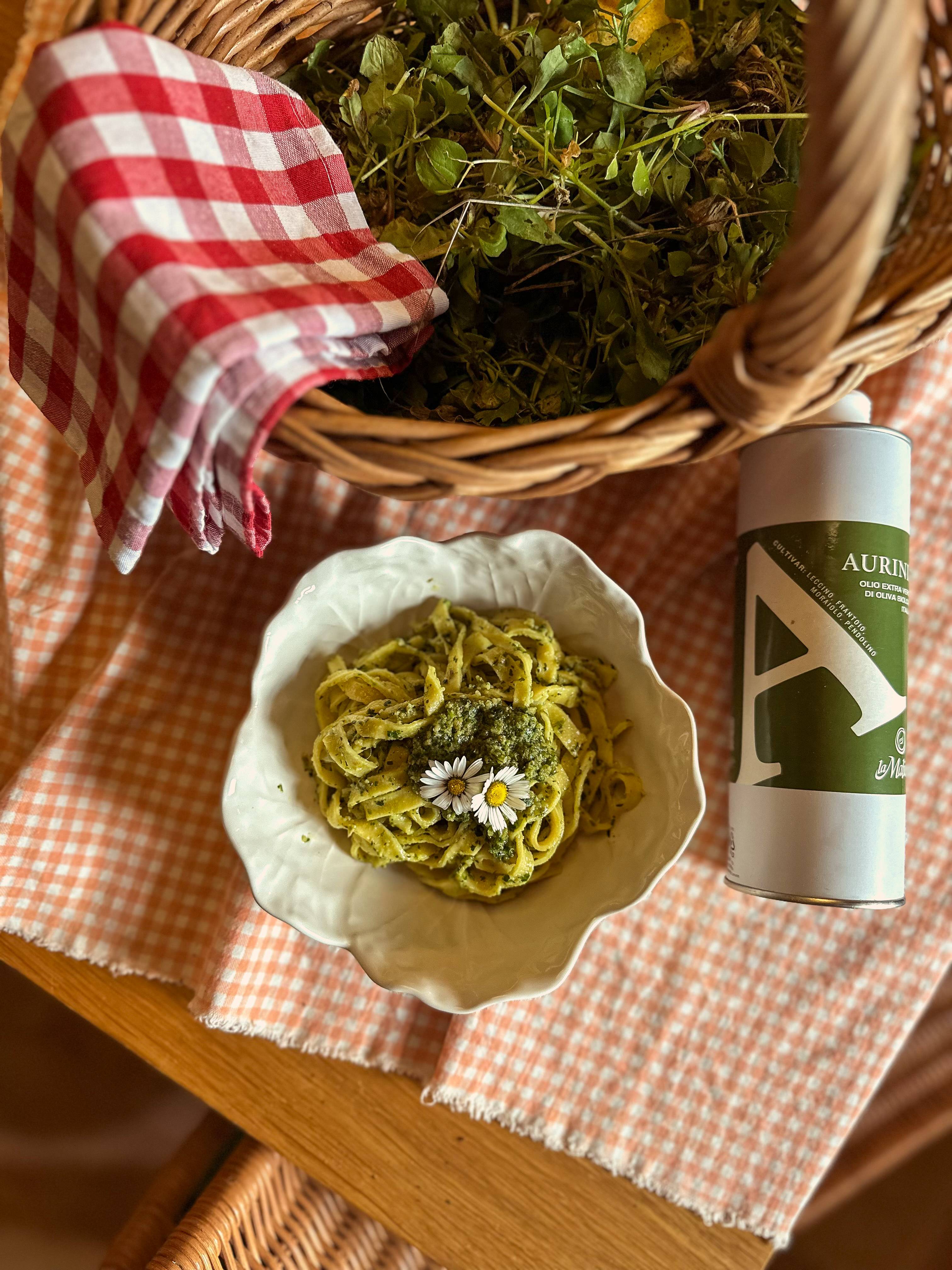 Colheita de ervas selvagens biológicas e Aula de Culinária