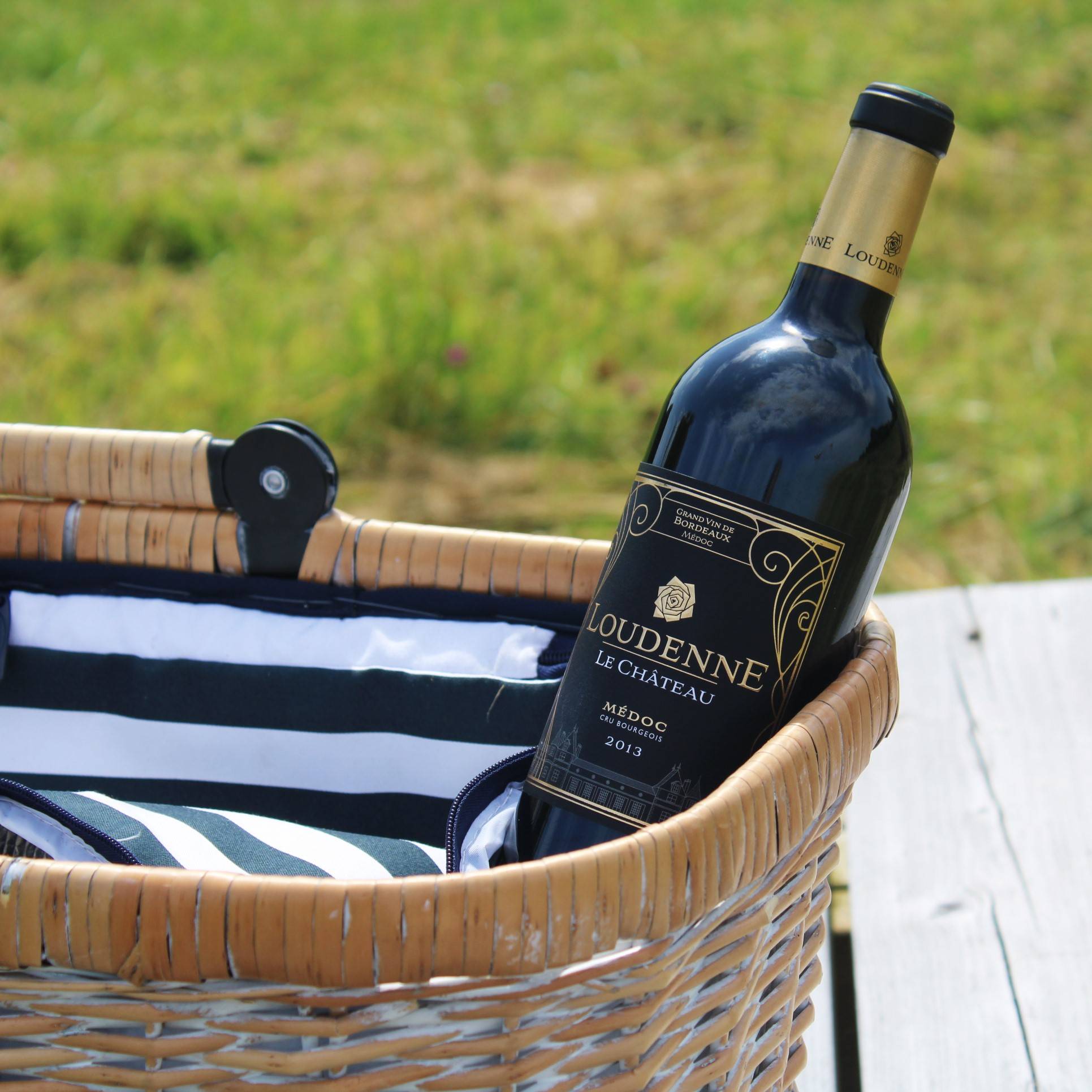 Visit and Picnic at Loudenne Castle