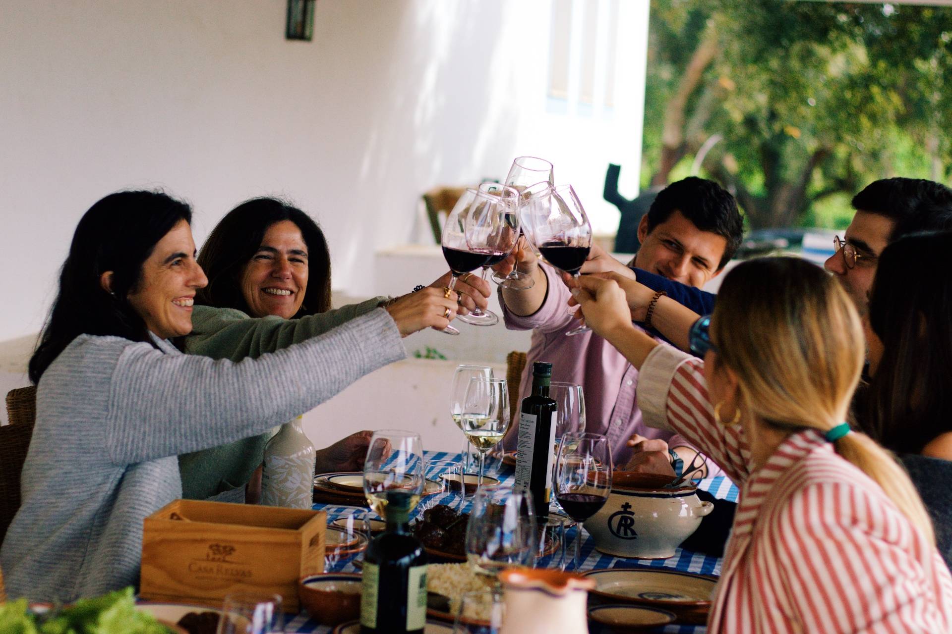 Visita à Adega + Prova de 5 vinhos,azeites e tapas - Casa Relvas - Winalist