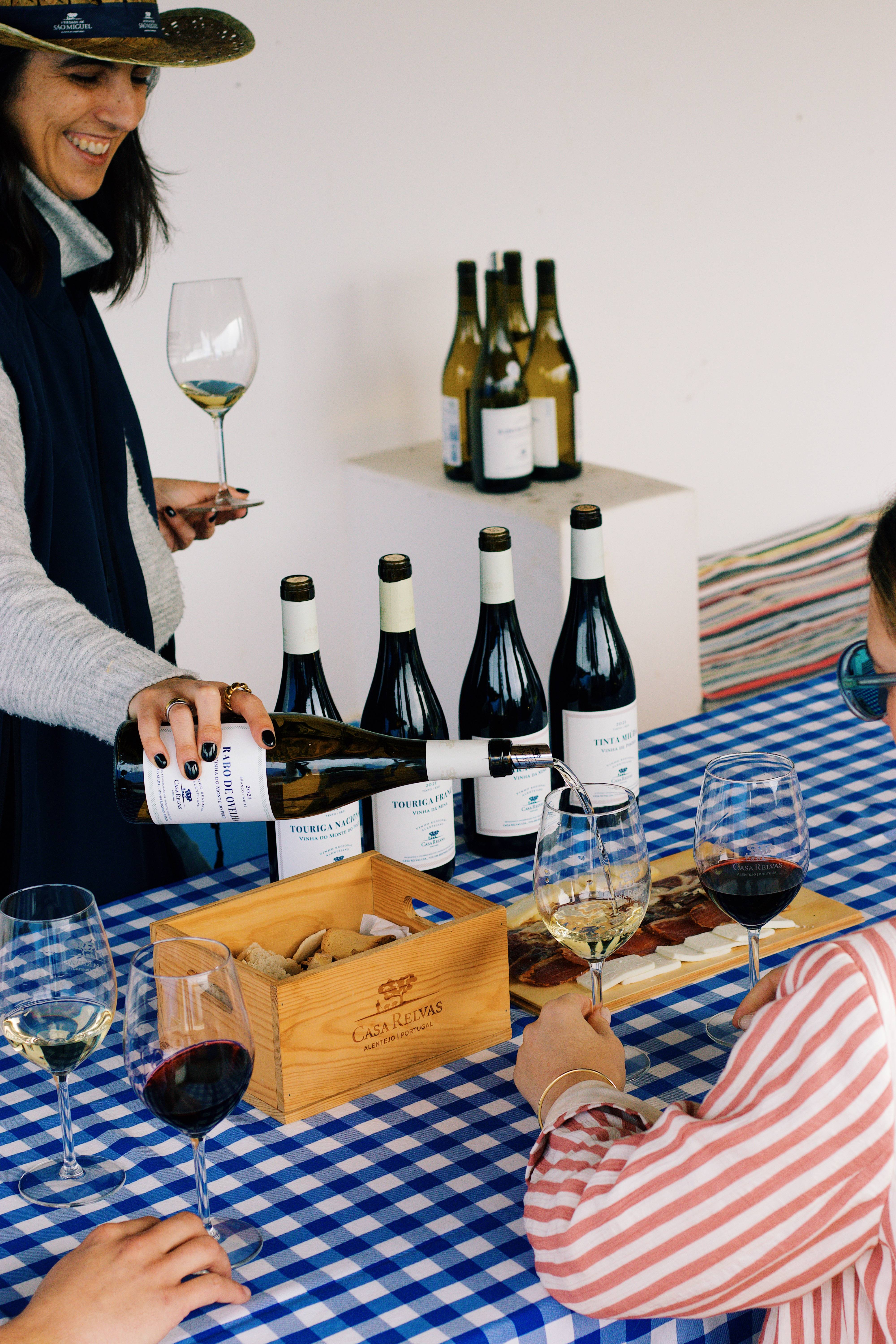 Visita à Adega + Prova de 5 vinhos,azeites e tapas - Casa Relvas - Winalist