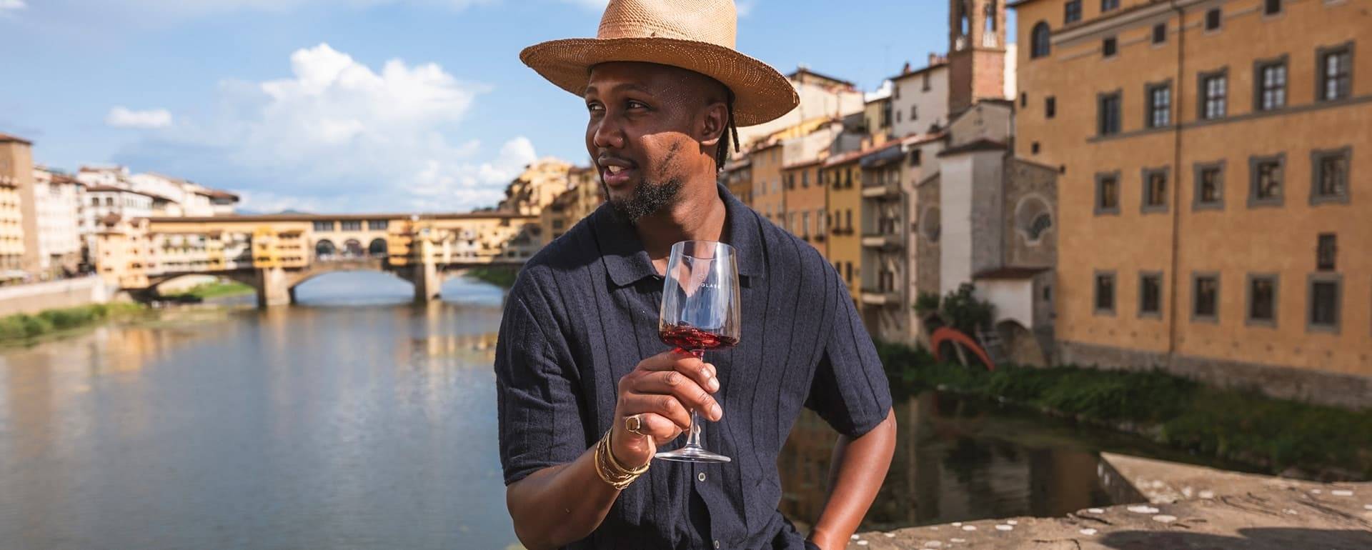 Visiter Florence : les incontournables pour un séjour en Toscane - 2026 - 10 - visiter florence S'offrir une dégustation de vin toscan face au Ponte Vecchio