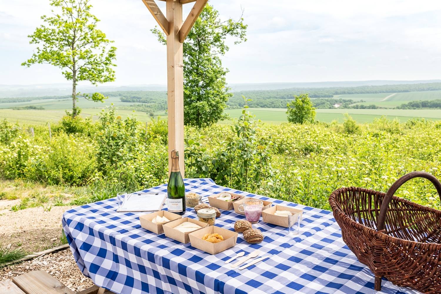 La Table du Roy in the heart of the vineyards