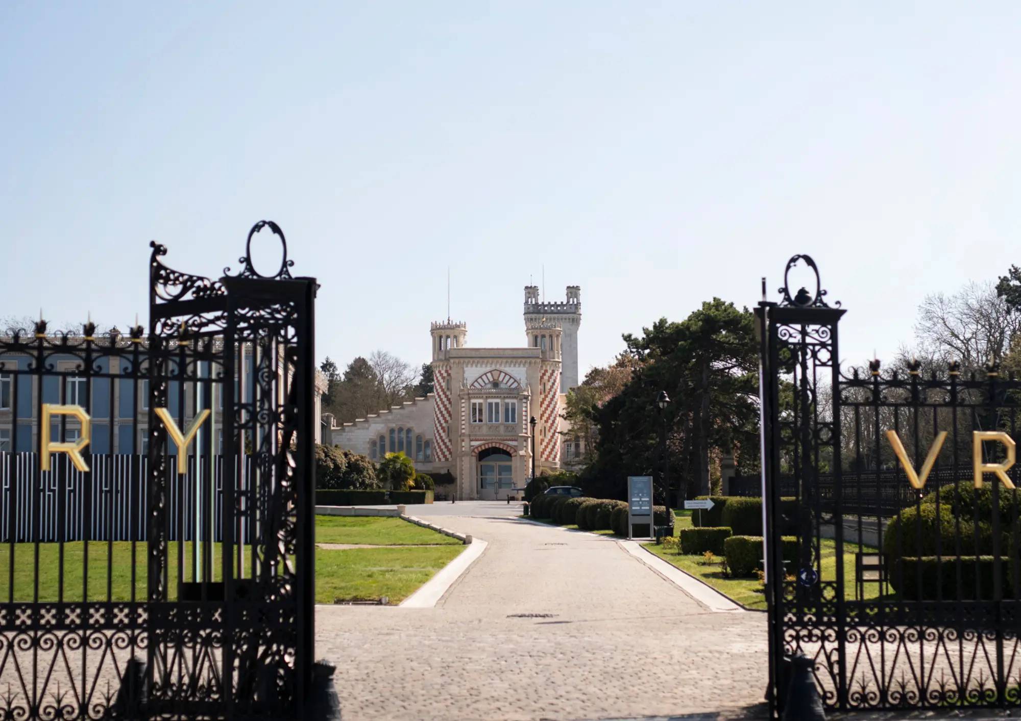 Self-Guided Tour - Pommery Cellars "Grand Cru 2015"