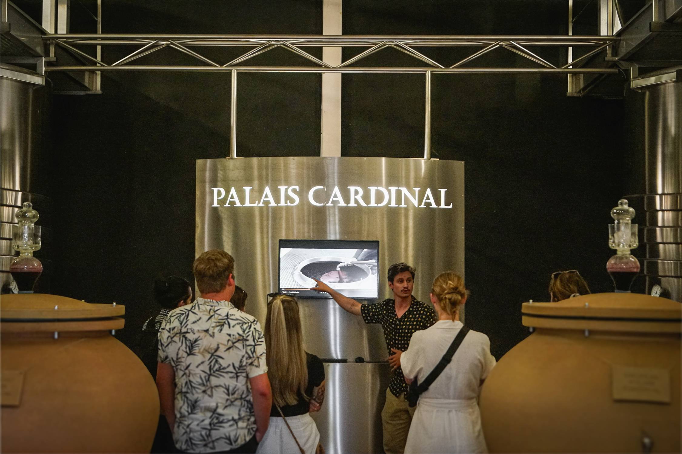 Visit, Tasting & Personalized Bottle - Château Palais Cardinal - Winalist